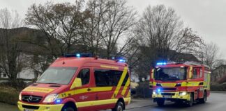 Die Ratinger Feuerwehr an der Einsatzstelle. Foto: FW Ratingen