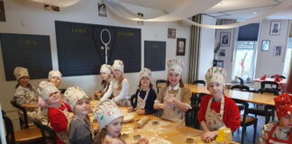 Gemeinsam haben die Kinder Weihnachtsplätzchen gebacken. Foto: NBV