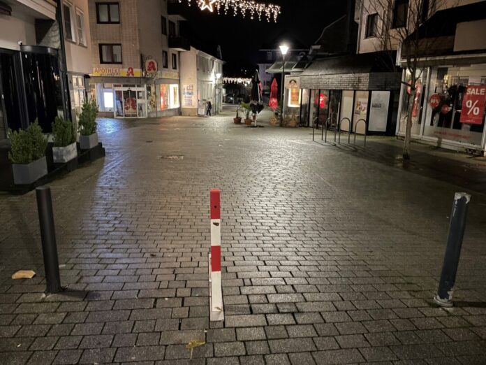 Die Klapp-Poller in der Freiheitstraße können jetzt einfacher bedient werden. Foto: Kreisstadt Mettmann
