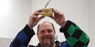 Dirk Friedsam holte den Pokal. Foto: TuS 08 Lintorf