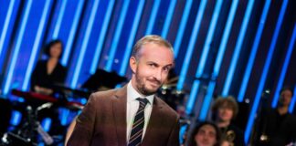 Im skurrilen Champagner-Streit mit dem TV-Moderator Jan Böhmermann droht dem umstrittenen AfD-Politiker Maximilian Krah eine Niederlage. (Archivbild)