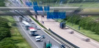 Fahrbahn abgesackt: Autofahrer müssen auf der A3 zwischen Oberhausen und Duisburg mit Umleitungen rechnen 