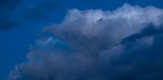 Viele Wolken aber keinen Schnee gibt es rund um Weihnachten in NRW. (Archivbild) 