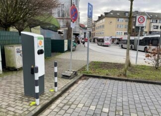 Jubiläumsplatz steht eine neue E-Ladestation. Foto: Kreisstadt Mettmann