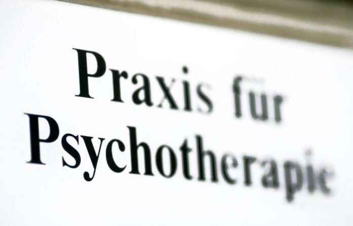 Psychisch kranke Menschen warten im Ruhrgebiet rund sieben Monate auf einen Therapieplatz. (Symbolbild)