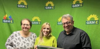 Hechfellner mit Julia Holland und dem Landtagsabgeordneten Mehrdad Mostofizade. Foto: Grüne