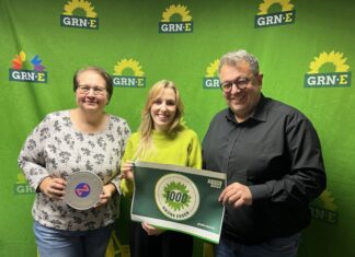 Hechfellner mit Julia Holland und dem Landtagsabgeordneten Mehrdad Mostofizade. Foto: Grüne