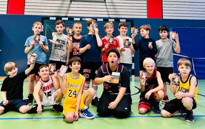 Abzeichenprüfung bestanden: Die Freude bei der u10 der Sonics war groß. Foto: TuS 08 Lintorf