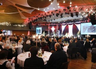 Festlich geschmückt, gab der große Saal der Stadthalle den würdigen Rahmen für die Gala zum Jahresbeginn.  Foto: Achim Blazy/Stadt Ratingen