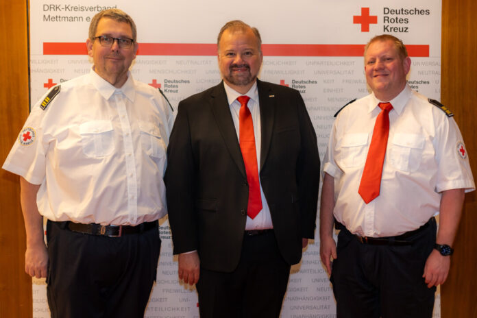 DRK-Kreisbereitschaftsleiter Thomas Nüchter – DRK-Kreisgeschäftsführer Stefan Vieth und DRK-Kreisbereitschaftsleiter Christian Schildknecht. Foto: Janine Renters