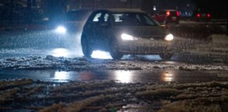 Schneefall im morgendlichen Berufsverkehr