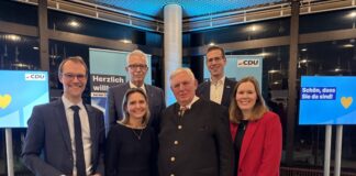 Der Landtagsabgeordnete Christian Untrieser, Bettina Warnecke Bürgermeisterin der Stadt Haan und designierte Landratskandidatin der CDU Kreis Mettmann, Landrat Thomas Hendele, Minister Karl-Josef Laumann, Bürgermeister Christoph Schultz und Vorsitzende Sarah Harden. Foto: CDU Erkrath
