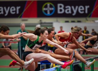 Katja-Lingen beim Hürdenlauf. Foto: Guido Alfes/TV Ratingen