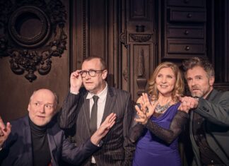 Das Kom(m)ödchen-Ensemble gastiert in Ratingen. Foto: Christian Rolfes