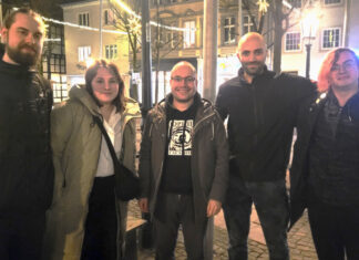 Max Raths, Alina Schmolke, Christof Mager (Kreisschatzmeister des KV Mettmann), Abdulrahman Almanoufi und Maximilian Erdmann. Foto: Linke Ratingen