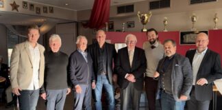 Im Mittelpunkt des Neujahrsempfangs des Netzballvereins Velbert standen die Ehrungen für langjährige Vereinszugehörigkeit: Von links nach rechts: Nick Franke (2. NBV-Vorsitzender), Dieter Richrath, Rolf Wesser, Dirk Lukrafka (Bürgermeister), Hänns Breitgraf, Tom Schönenberg (1. NBV-Vorsitzender) , Lothar Schmidt-Sicking und Mark Höhfeld. Foto: privat