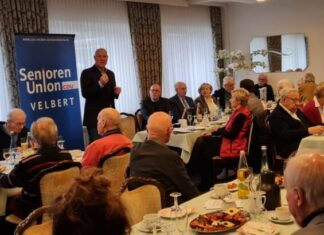 Velberts Bürgermeister Dirk Lukrafka war einer der Gäste. Foto: privat