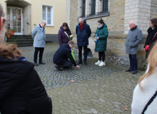 gedenken und ein Zeichen gegen Hass und Fremdenfeindlichkeit zu setzen. Foto: Stadt Erkrath