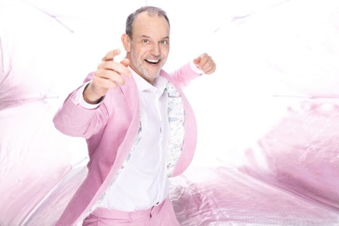 Am 23. Januar präsentiert René Steinberg sein aktuelles Programm „Radikale Spaßmaßnahmen“. Foto: Veranstalter