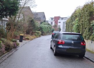Die breiten Müllwagen kommen an geparkten Autos nicht vorbei. Foto: SPD Erkrath