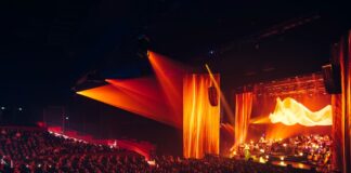 Komplett ausverkauft war das Metronom-Theater in Oberhausen. Foto: Semmel Concerts/Milan Schmalenbach