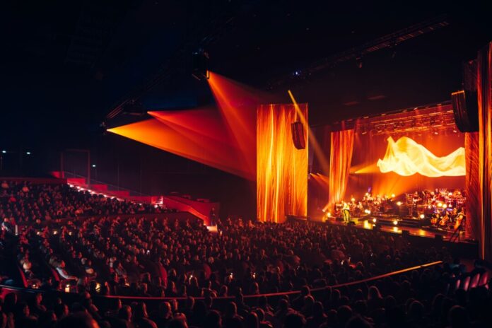 Komplett ausverkauft war das Metronom-Theater in Oberhausen. Foto: Semmel Concerts/Milan Schmalenbach