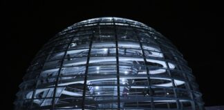 Die Glaskuppel des Reichstagsgebäudes in Berlin. Foto: pixabay
