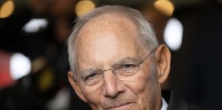 Die Stadt Köln ehrt den 2023 gestorbenen CDU-Politiker Wolfgang Schäuble posthum mit dem Konrad-Adenauer-Preis. (Archivbild)