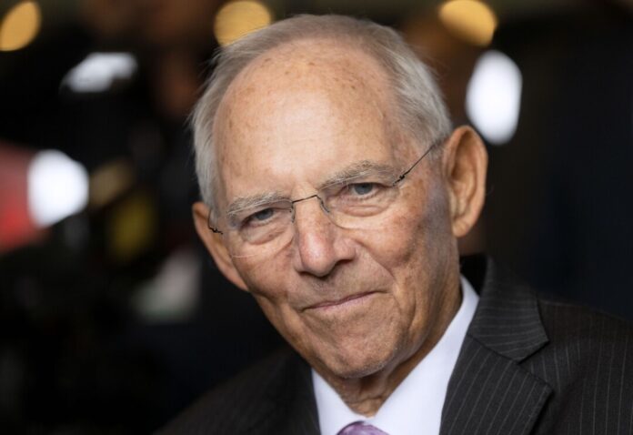Die Stadt Köln ehrt den 2023 gestorbenen CDU-Politiker Wolfgang Schäuble posthum mit dem Konrad-Adenauer-Preis. (Archivbild)