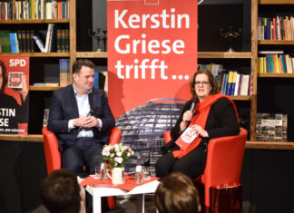 Kerstin Griese und Hubertus Heil auf der kleinen Bühne. Foto: Büro Griese