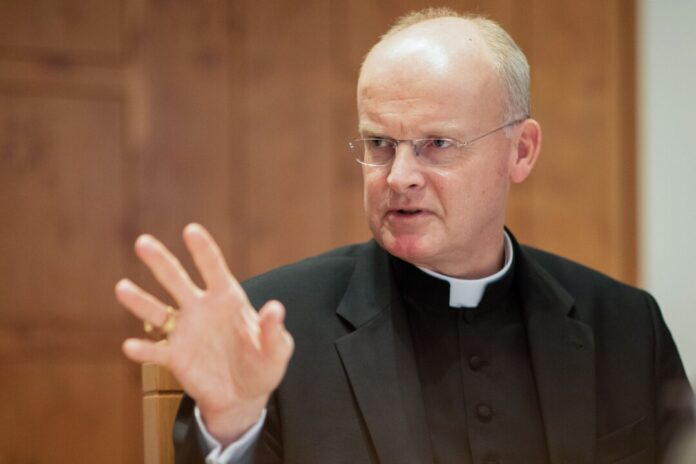 Ruhrbischof Franz-Josef Overbeck hat in seiner Neujahrespredigt den Zustand der Kirche schonungslos analysiert. (Archivbild)