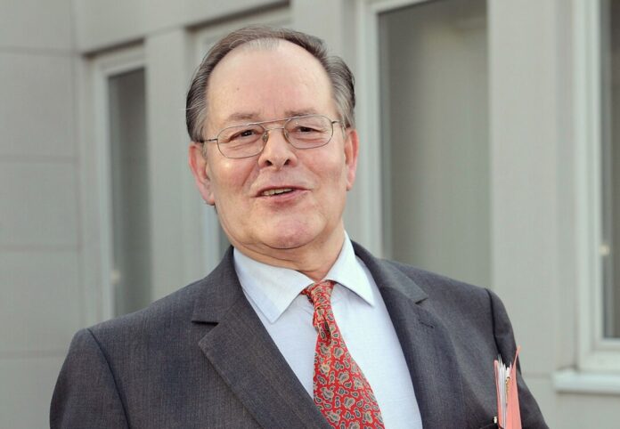 Die deutsche Sozialdemokratie verliert eine starke Stimme für soziale Gerechtigkeit: Rudolf Dreßler ist gestorben. (Archivbild)