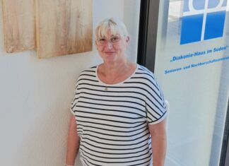 Heidi Thöring, Leitung des Nachbarschaftszentrum Haus im Süden der Diakonie im Kirchenkreis Düsseldorf-Mettmann, lädt ein. Foto: Diakonie