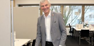 Bürgermeister Klaus Pesch hat seine Stimmen zur Bundestagswahl bereits per Briefwahl abgegeben. Seine Bitte: Gehen Sie wählen! Und wenn per Briefwahl, am besten direkt im Rathaus. Foto: Stadt Ratingen