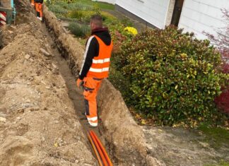 Leitungsarbeiten für das Breitbandinternet. Foto: Greenfiber
