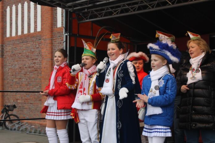 Für reichlich Stimmung sorgte das Gardebiwak auch dieses Jahr. Foto: Prinzengarde Rot-Weiss