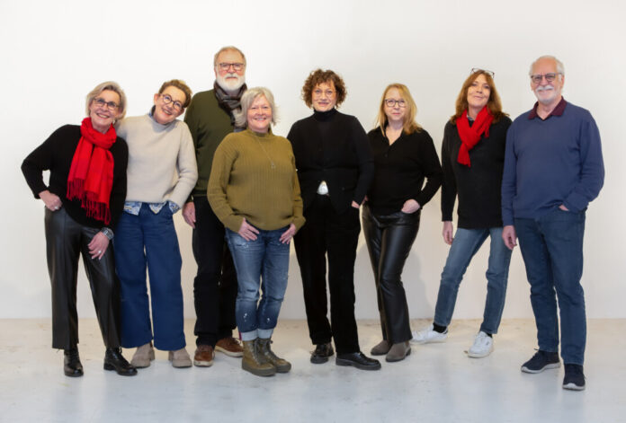 Angelika Lorenz, Petra Flachsenberg, Renate Hunstock, Raimund Bisek, Stephanie Hermes , Sylvia Knust-Schubert, Martina Chardin und Lothar Weuthen. Foto: Kunsthaus