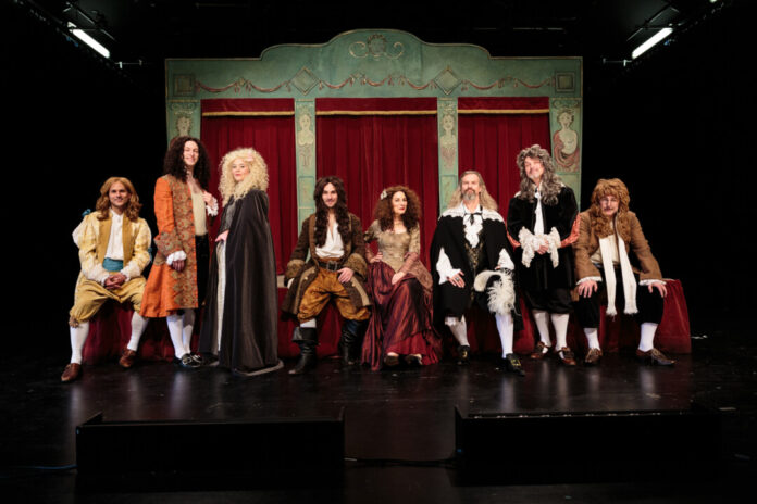 Molières Klassiker „Die Streiche des Scapin“ wird in der Stadthalle aufgeführt. Foto: Philipp Plum