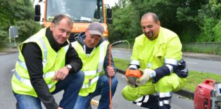 Die drei Erfinder der Gasdiffusionshülse (von links): André Ernestus, Jörg Clausdorff, Ali Tahiri. Foto: WSW/Stefan Tesche-Hasenbach