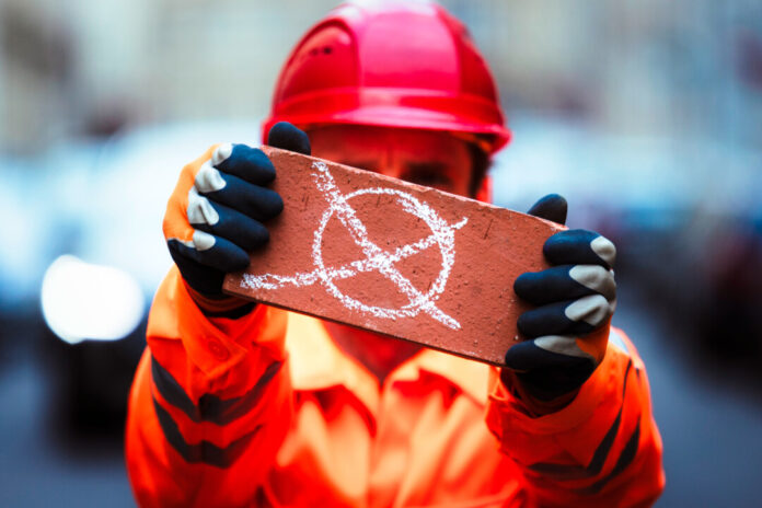 „Bei der Bundestagswahl geht es auch darum, wie viele Wohnungen im Kreis Mettmann künftig neu gebaut werden“, sagt die IG BAU. Die Gewerkschaft fordert von der neuen Bundesregierung ein Neubau-Konjunkturprogramm. Foto: IG BAU/Florian Göricke
