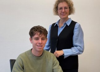 Ende des vergangenen Jahres hatte Bürgermeisterin Sandra Pietschmann Tim Torn Teutenberg ins Rathaus eingeladen, damit er sich ins Goldene Buch der Stadt einträgt. Archivfoto: Kreisstadt Mettmann