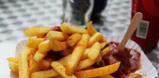 Die Currywurst ist bei "Böckels Beste" der Star auf der Speisekarte. Foto: pixabay