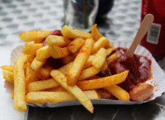 Die Currywurst ist bei "Böckels Beste" der Star auf der Speisekarte. Foto: pixabay