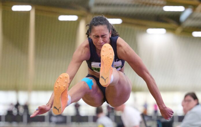 Dreispringerin Jessie Maduka verteidigte ihren Titel bei der Hallen-DM.