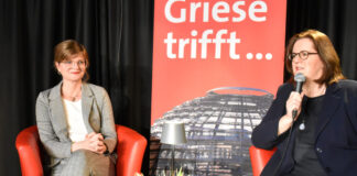 Sarah Philipp und Kerstin Griese auf der kleinen Bühne. Foto: Büro Griese