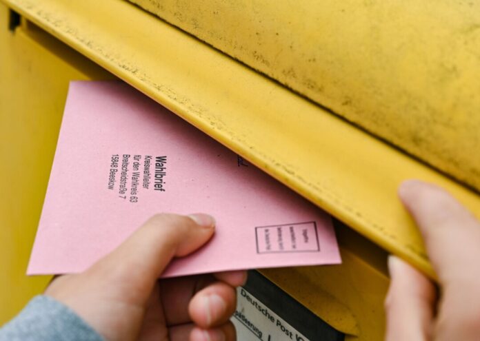 Für die verbleibenden Tage bis zur Wahl rechnen viele Städte mit Blick auf die Briefwahl mit einem hohen logistischen Aufwand. (Symbolbild)