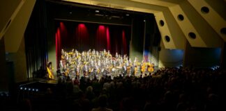 Der Auftritt der Neuen Philharmonie Westfalen kam gut an bei den Besucherinnen und Besuchern im Forum Velbert. Foto: Volkmann