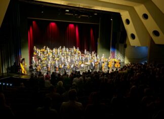 Der Auftritt der Neuen Philharmonie Westfalen kam gut an bei den Besucherinnen und Besuchern im Forum Velbert. Foto: Volkmann