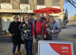 Im vergangenen Jahr standen Vertreterinnen und Vertreter der SPD in der Innenstadt - auch dieses Jahr wird es die Aktion zum Frauentag geben. Foto: SPD Wülfrath