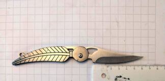 Bei einem Einhandmesser handelt es sich um ein Messer, das mittels einer an der Klinge angebrachten Öffnungshilfe einhändig geöffnet und je nach Verschlussmechanismus auch wieder einhändig geschlossen werden kann. Foto: Bundespolizei